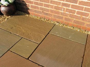 Flags, Paving, Gravel: What’s the best cover for a driveway?
